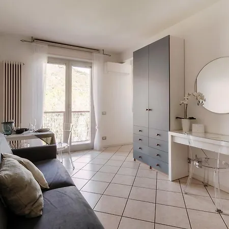 Apartament Tiny Blue - By Myhomeincomo Como