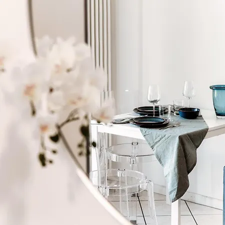 Apartament Tiny Blue - By Myhomeincomo Como