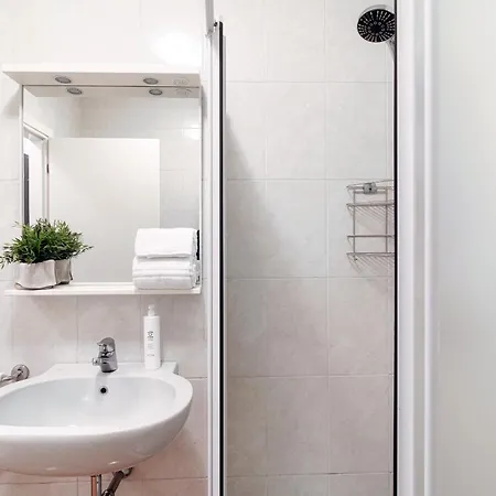 Tiny Blue - By Myhomeincomo *