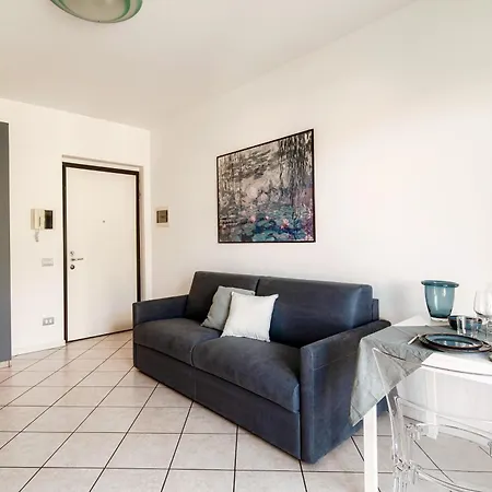 Tiny Blue - By Myhomeincomo Como