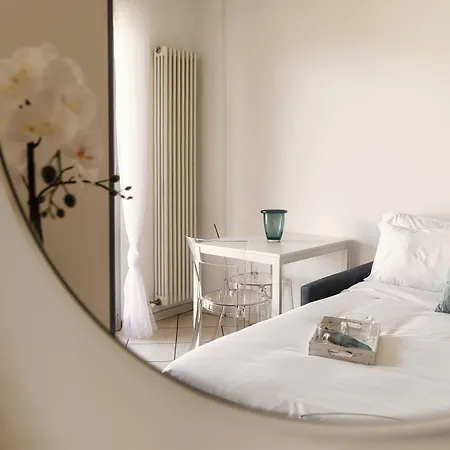 Apartament Tiny Blue - By Myhomeincomo Como