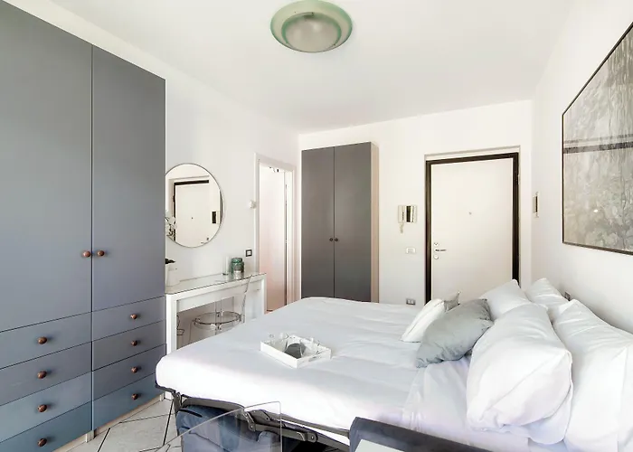 Tiny Blue - By Myhomeincomo アパート *