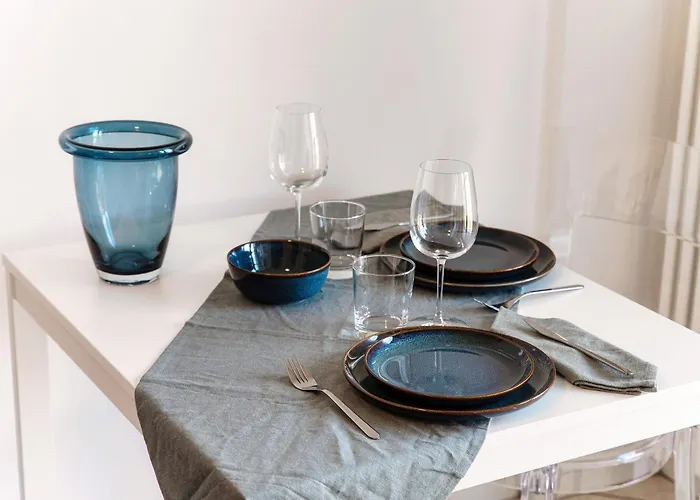 Tiny Blue - By Myhomeincomo קומו